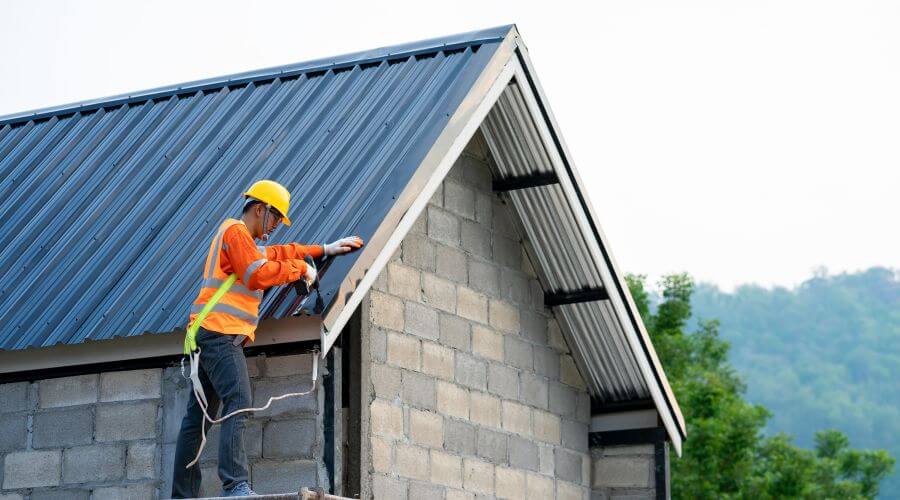 Expert Emergency Roof Repairs services in Pleasant Dale, NE